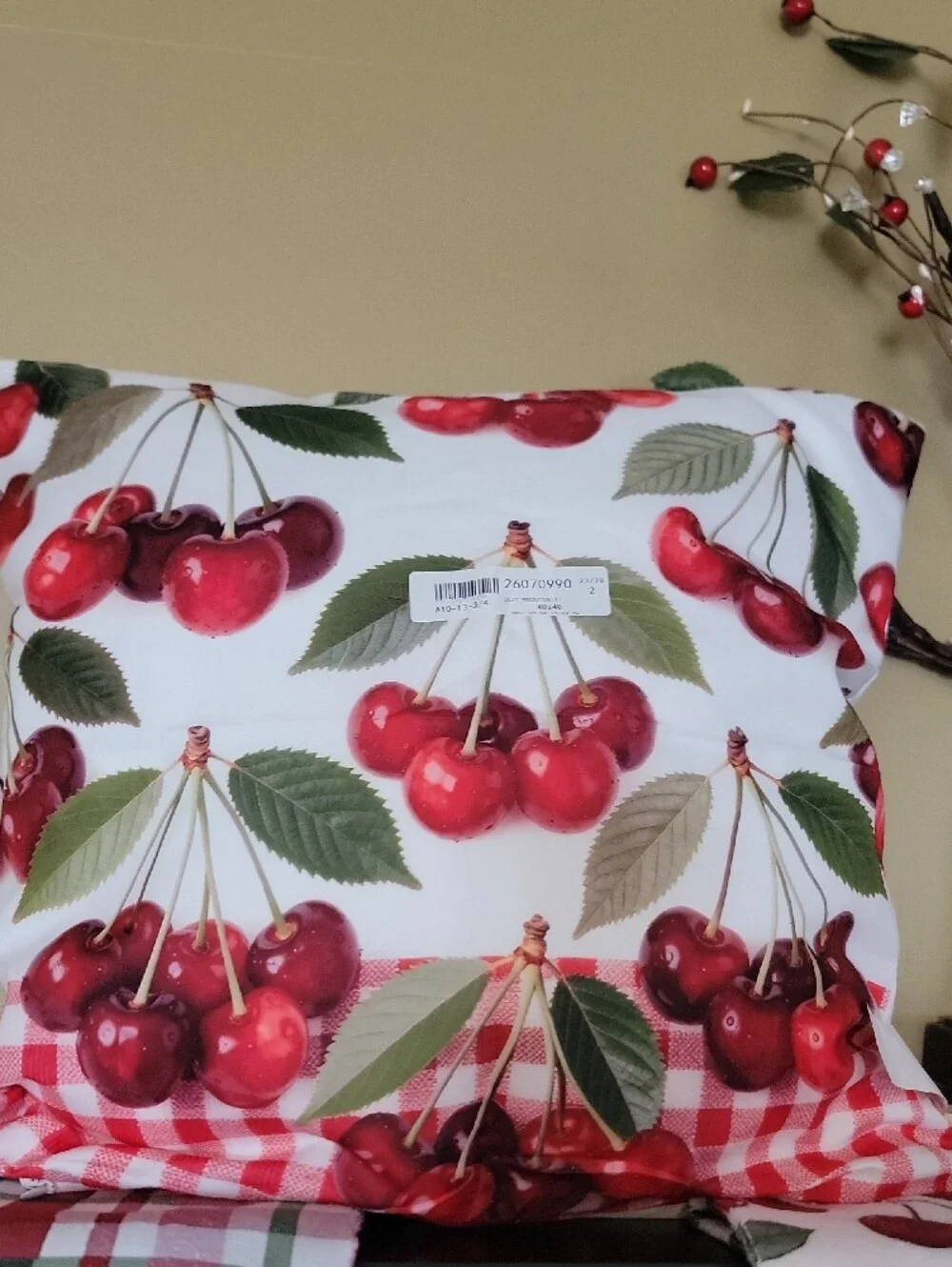GIFTABLE TOTES Cherry Print Tote and PILLOW Linen Set - Red and Green